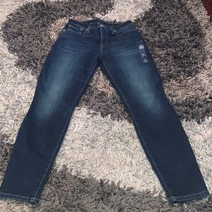 Lucky brand Mid-Rise Super Skinny AVA NWT size 10R inseam 28 1/2 broken zipper